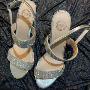 Women’s formal shoes size 9M